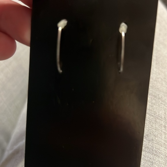 Vera Wang earrings - Picture 3 of 3